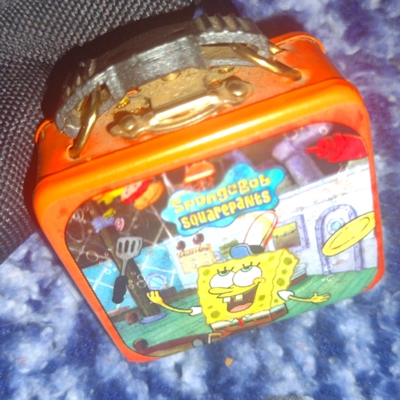 SpongeBob SquarePants Miniature Lunchbox Keychain - Picture 1 of 2